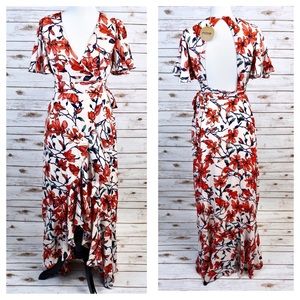 🌸 NWT- Beautiful Floral wrap around Dress
